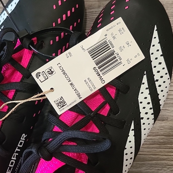 Adidas Accuracy.3  Soccer Cleats Size 5 - Picture 6 of 6